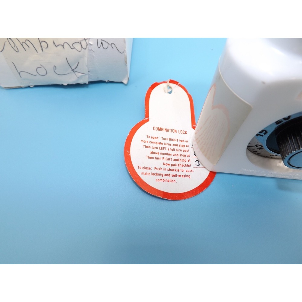 Pharmaceutical Promotional Combination Padlock - Zinacef Advertisement - Picture 4 of 8